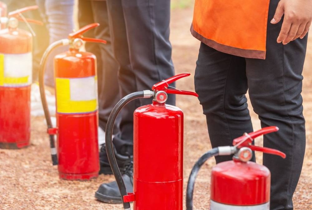 Zasady postępowania w przypadku zagrożenia pożarowego w budynku firmowym